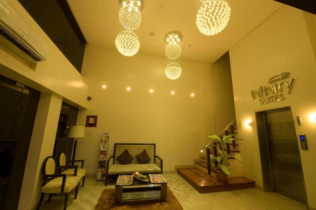 Infinity Suites Davao City Buitenkant foto
