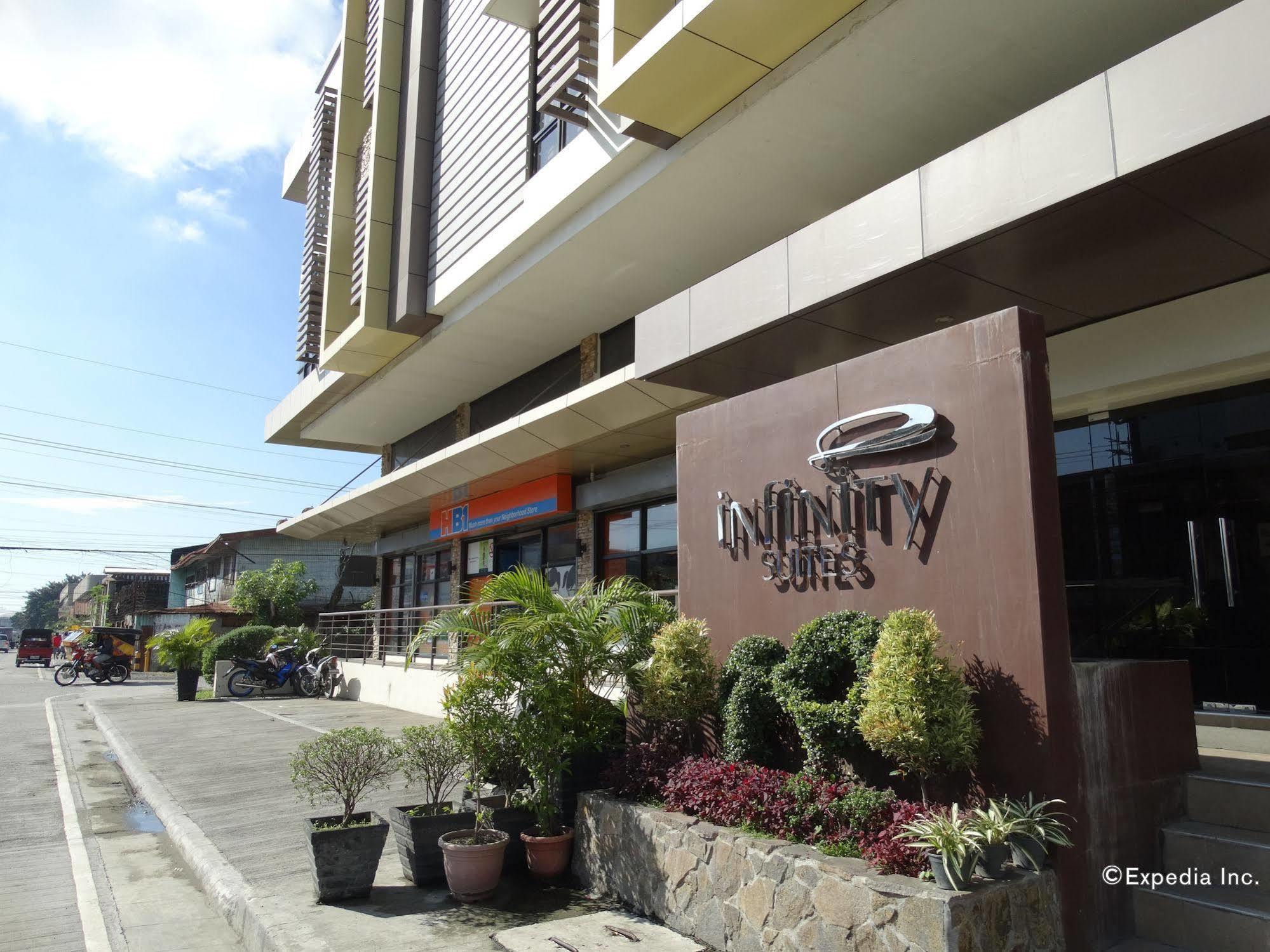 Infinity Suites Davao City Buitenkant foto