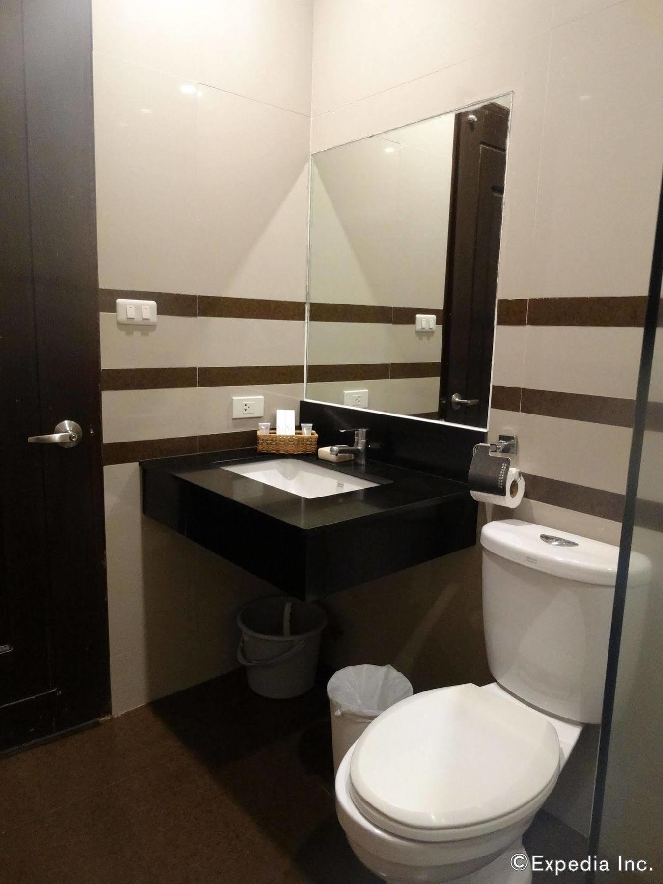 Infinity Suites Davao City Buitenkant foto