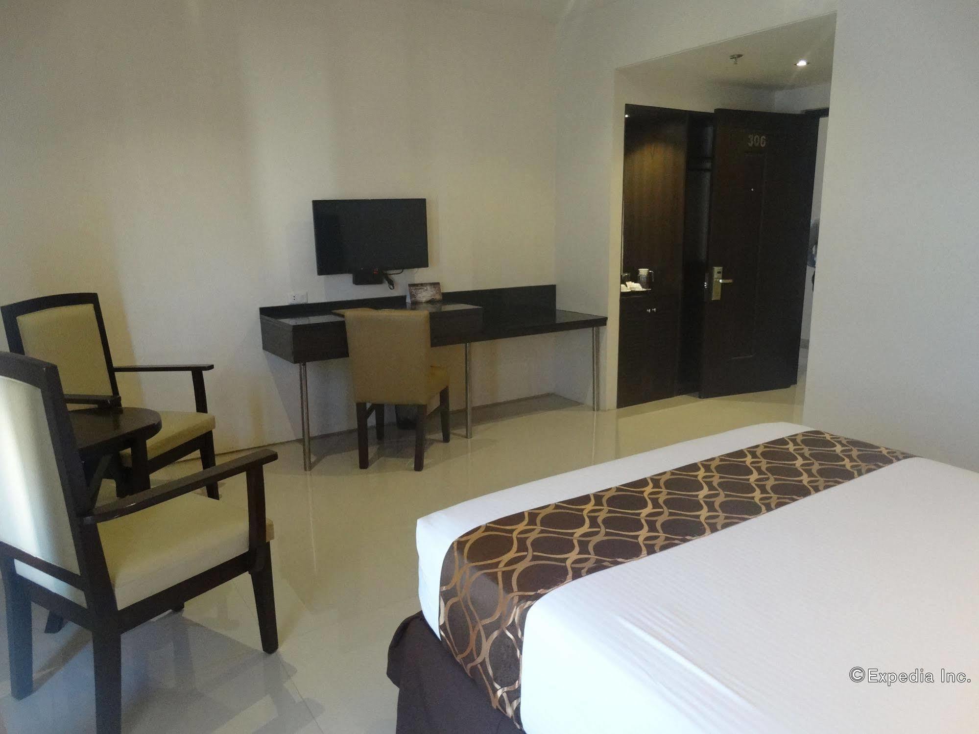 Infinity Suites Davao City Buitenkant foto