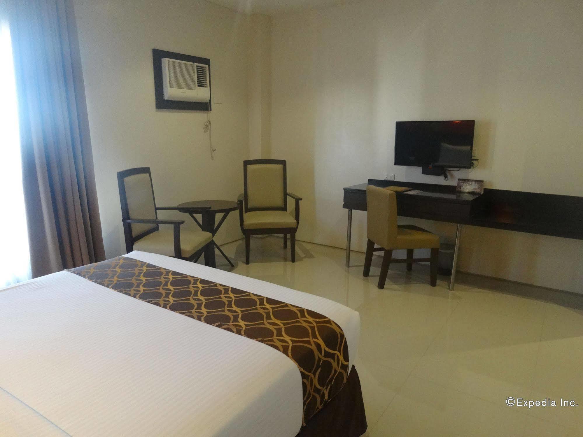 Infinity Suites Davao City Buitenkant foto