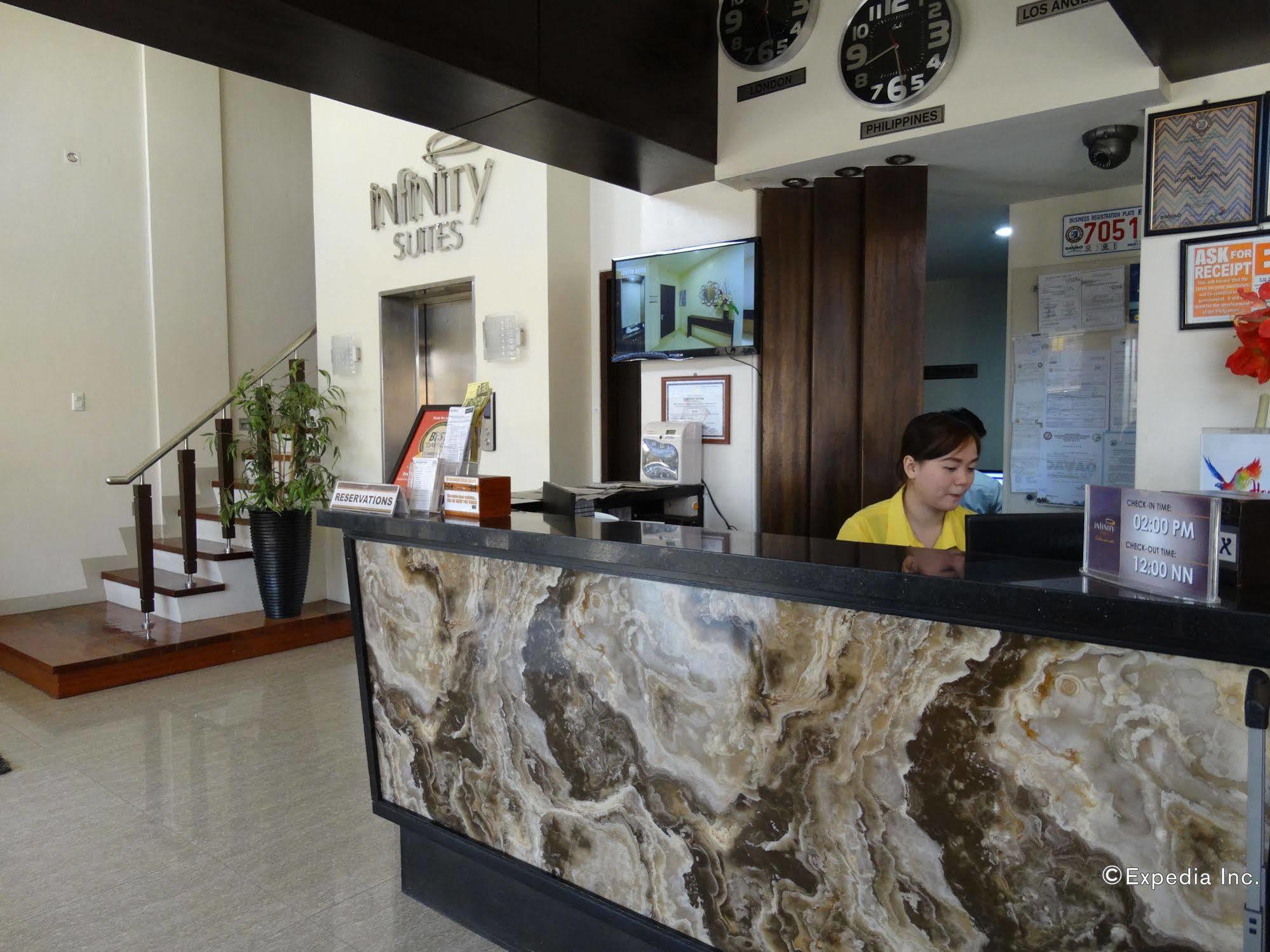 Infinity Suites Davao City Buitenkant foto
