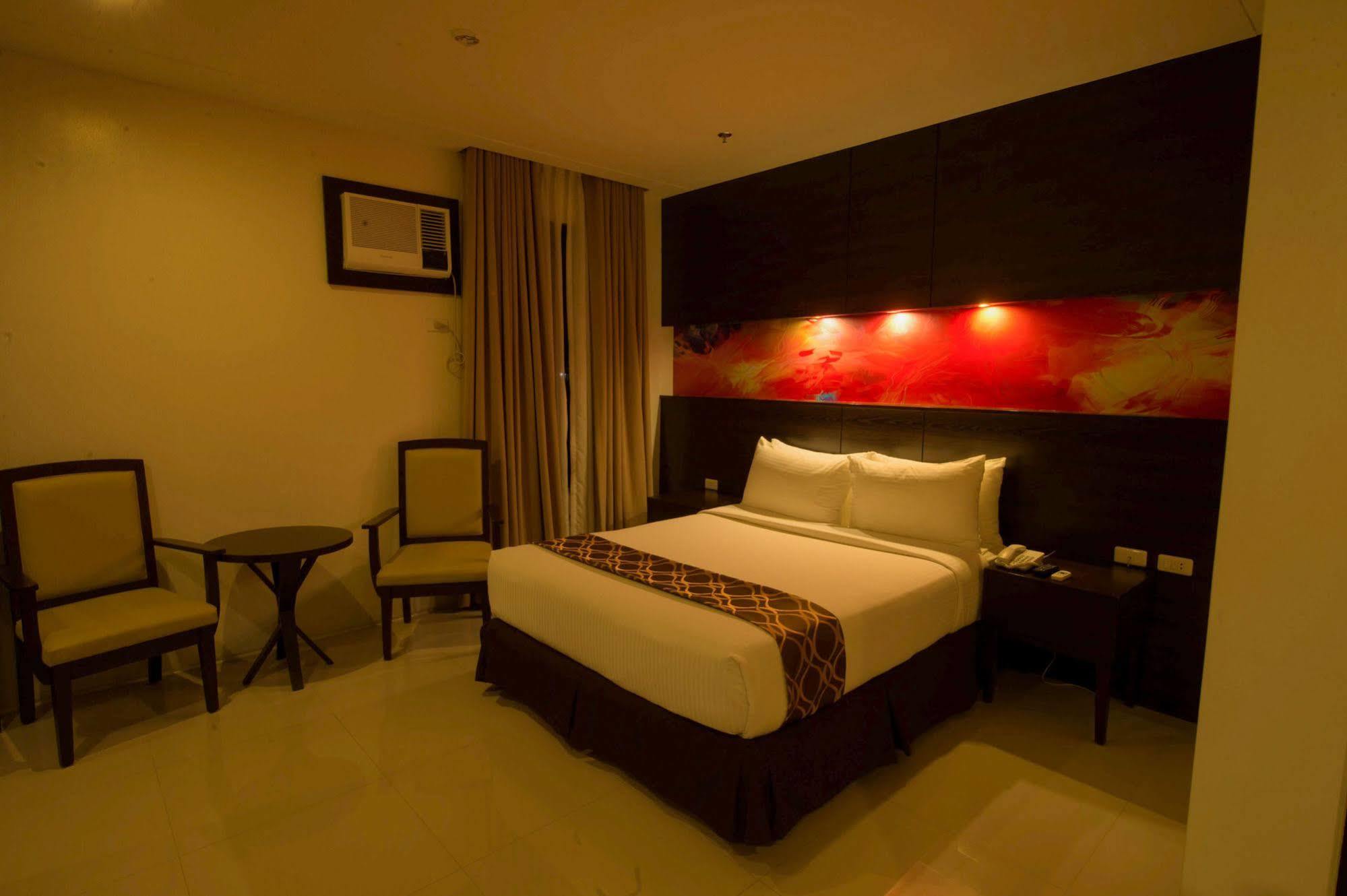 Infinity Suites Davao City Buitenkant foto