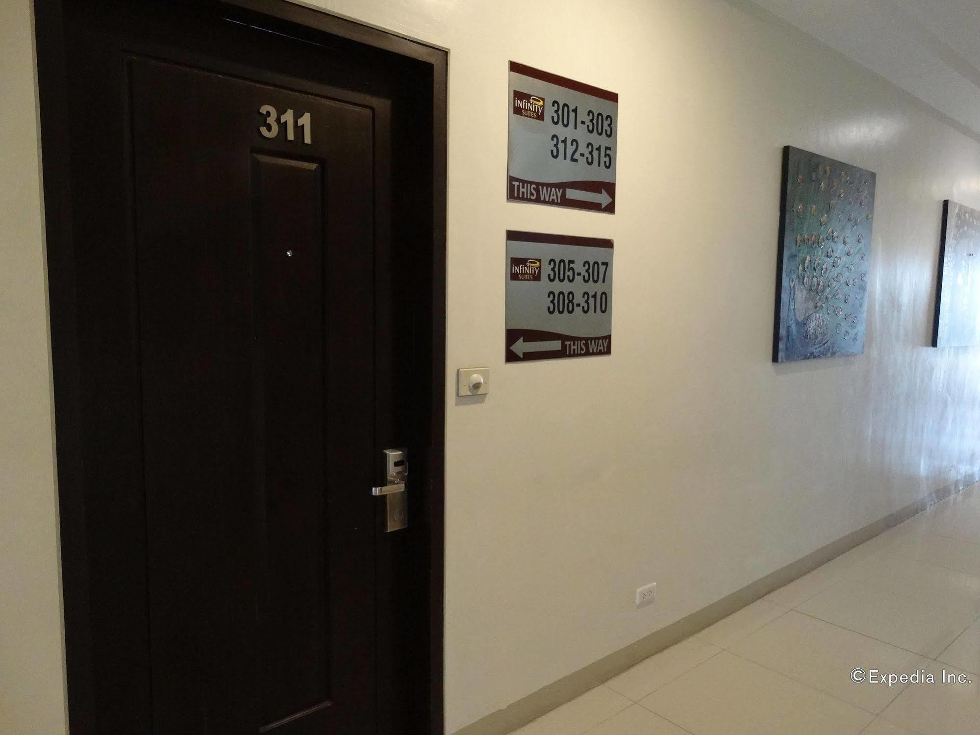 Infinity Suites Davao City Buitenkant foto